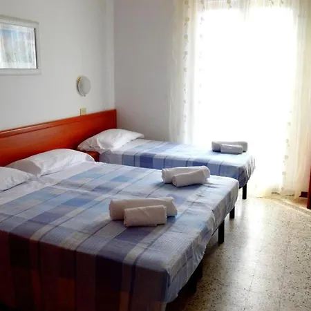 In Guest - New Cirene Quadruple 4 People With Breakfast * Rimini