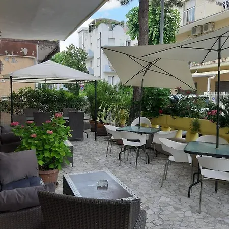 In Guest - New Cirene Quadruple 4 People With Breakfast